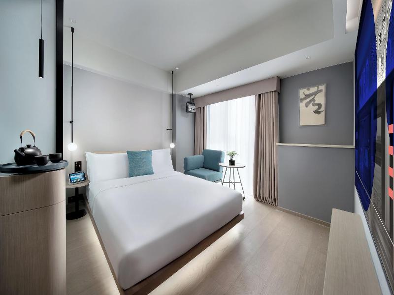 CYBO Station SSAW Shangpin Hotel Luohu Shenzhen image