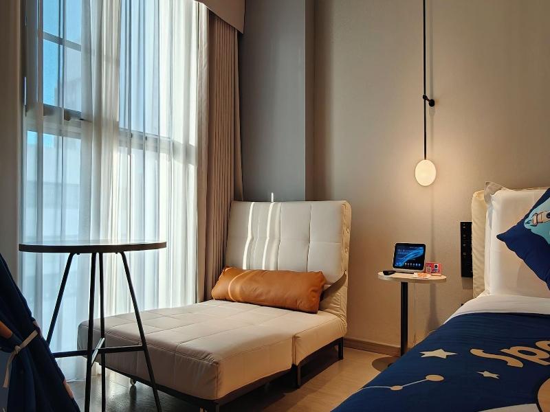 CYBO Station SSAW Shangpin Hotel Luohu Shenzhen image