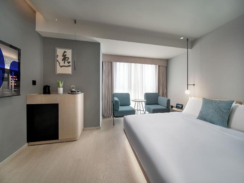 CYBO Station SSAW Shangpin Hotel Luohu Shenzhen image