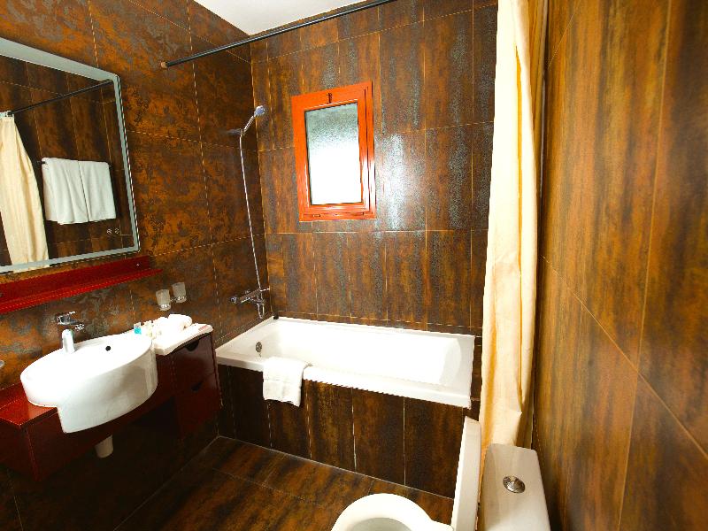Al Manzil Hotel W.l.l image