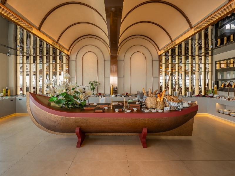 The Iris Signature Hotel And Spa — restaurant