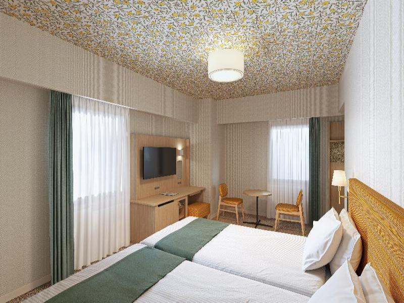 TRIPLE DELUXE TWO BEDS