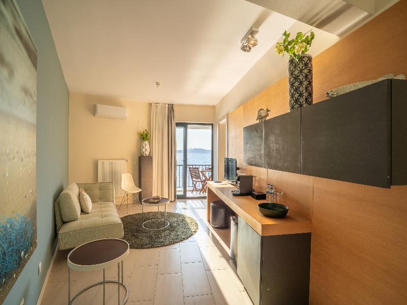 Med Inn Hotel image