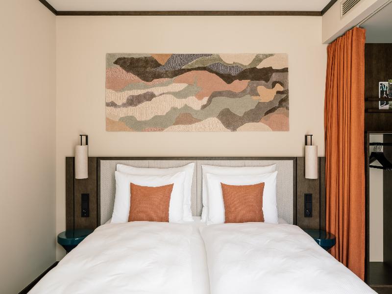 Hotel Schani City image