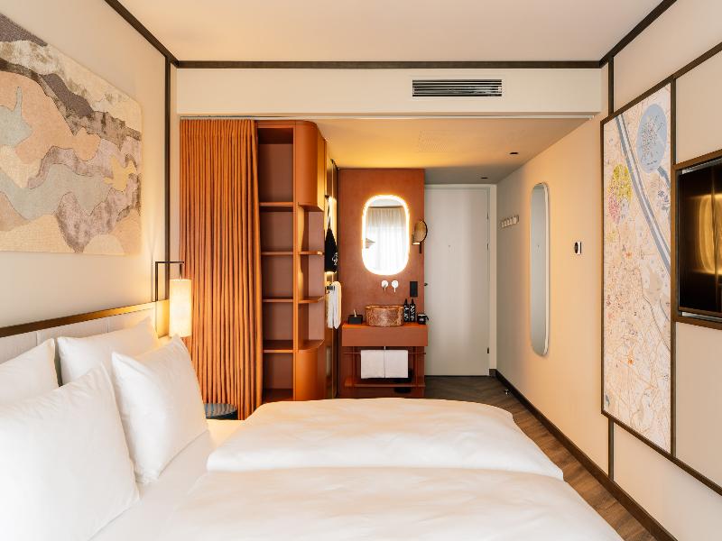 Hotel Schani City image