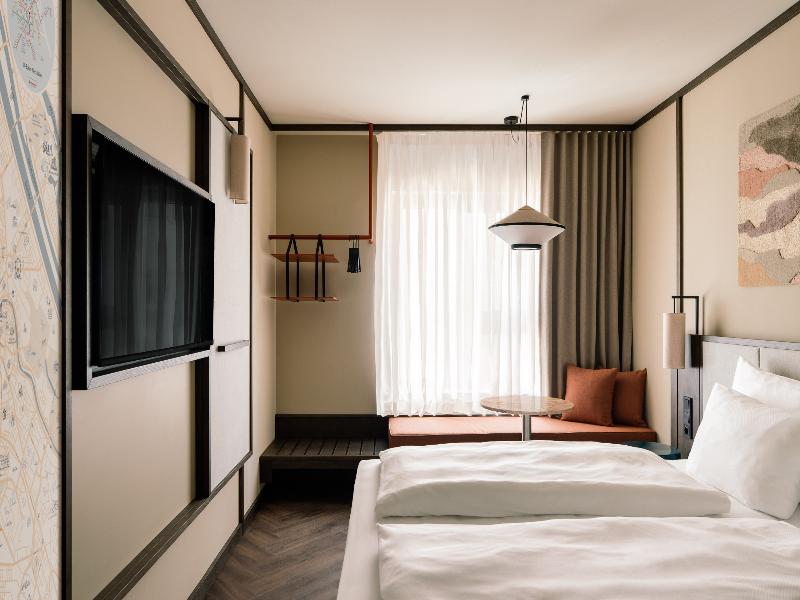 Hotel Schani City image