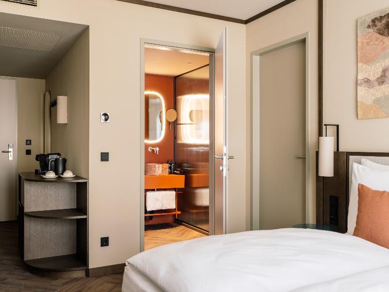 Hotel Schani City image