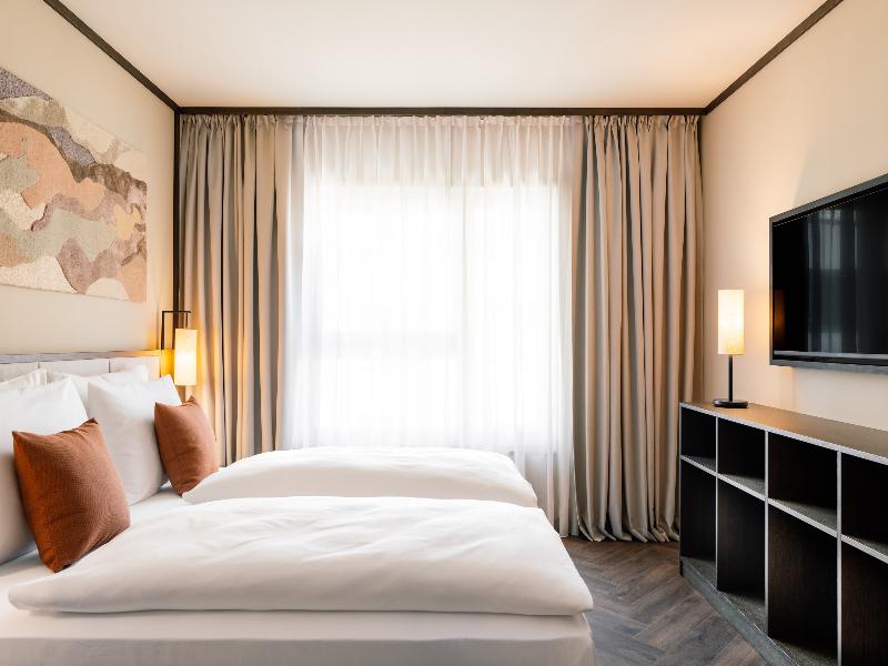 Hotel Schani City image