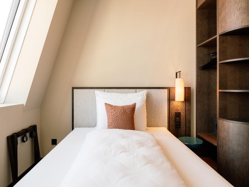 Hotel Schani City image