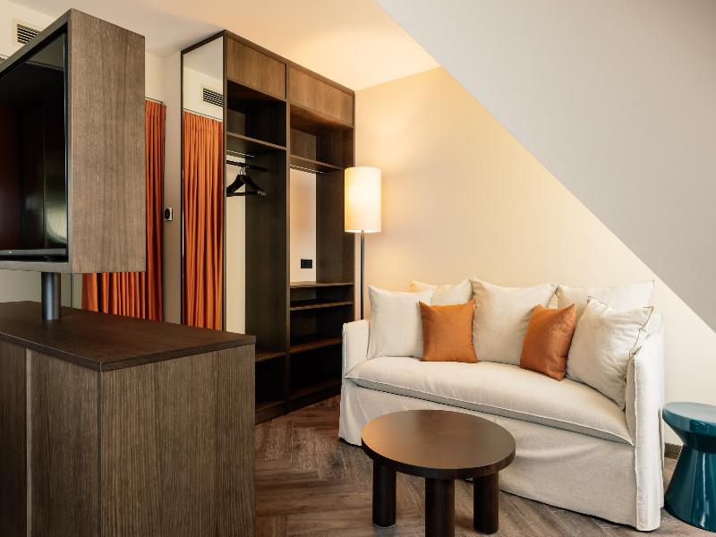 Hotel Schani City image