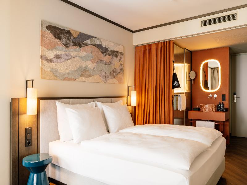 Hotel Schani City image