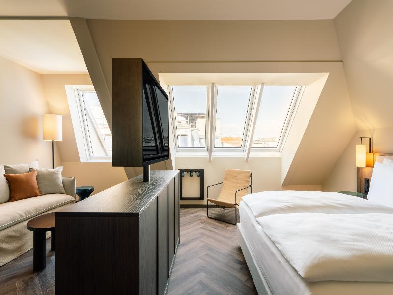 Hotel Schani City image