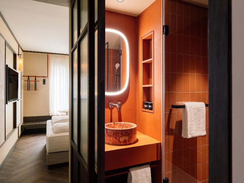 Hotel Schani City image