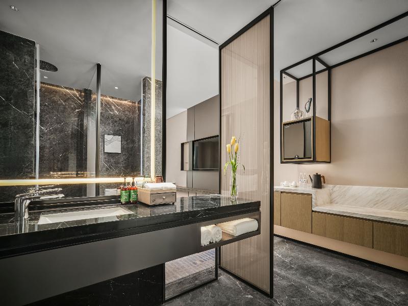 Crowne Plaza Shaoxing Binhai New Area by IHG image