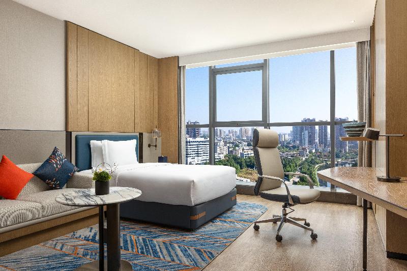 Crowne Plaza Huaihua image