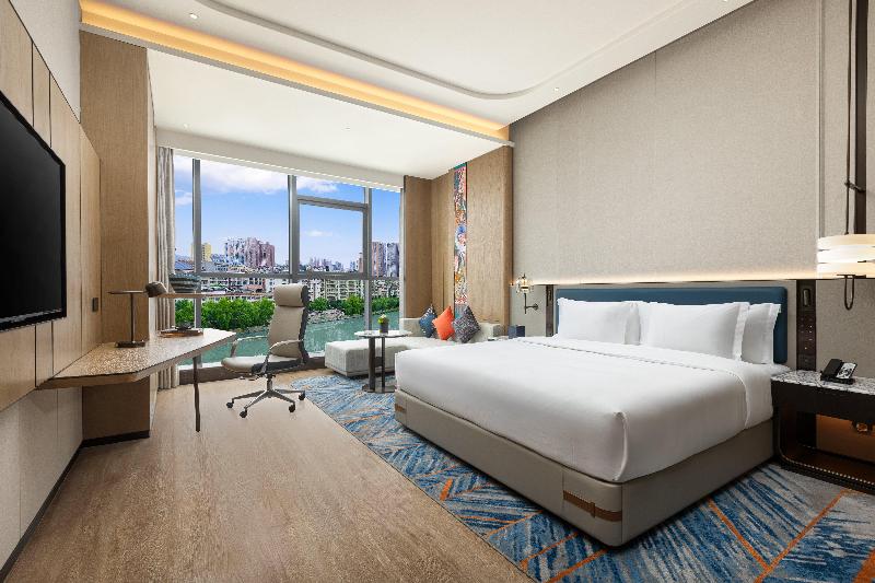 Crowne Plaza Huaihua image