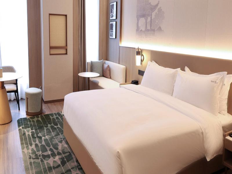 Holiday Inn Jinan Thousand Buddha Mountain By Ihg image