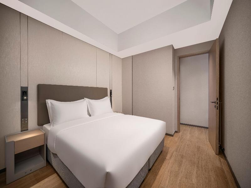 Holiday Inn Hotel & Suites Guangzhou South Station image