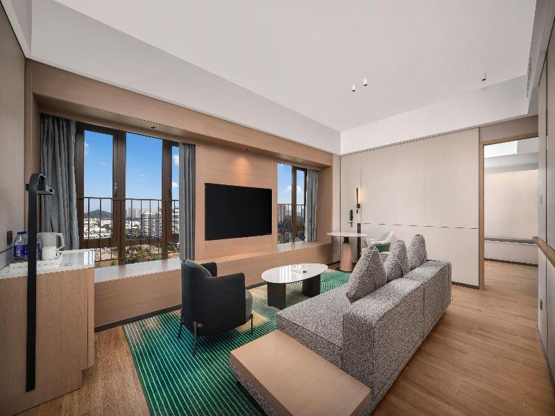 Holiday Inn Hotel & Suites Guangzhou South Station image