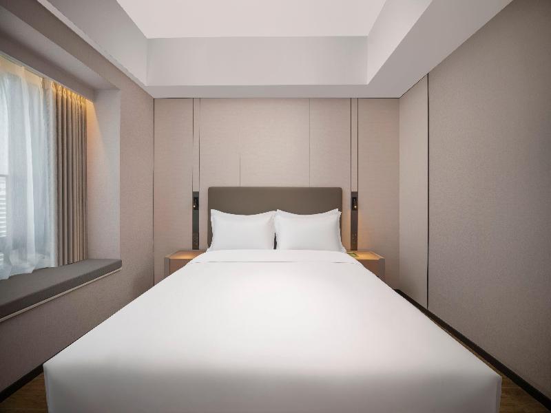 Holiday Inn Hotel & Suites Guangzhou South Station image