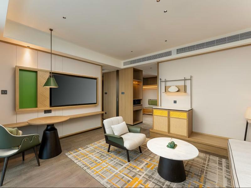 Holiday Inn Puer Jingmai image