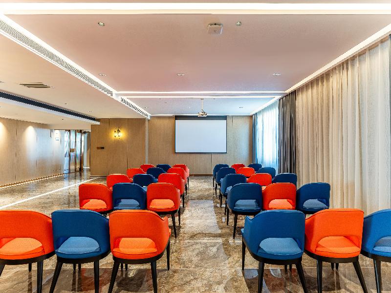 Holiday Inn Express Kashgar Downtown image