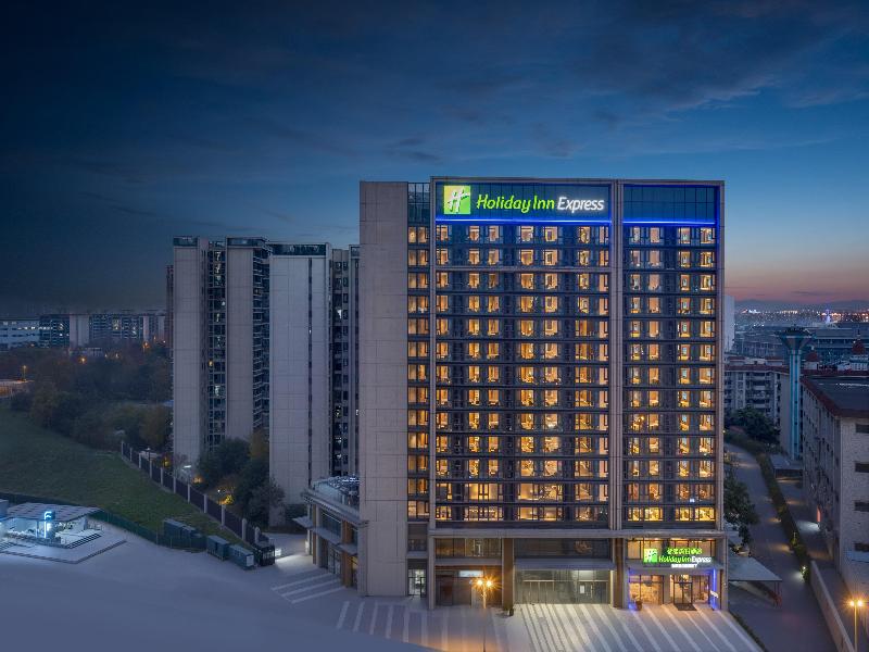 Holiday Inn Express Chengdu Shuangliu Chuanda Road image