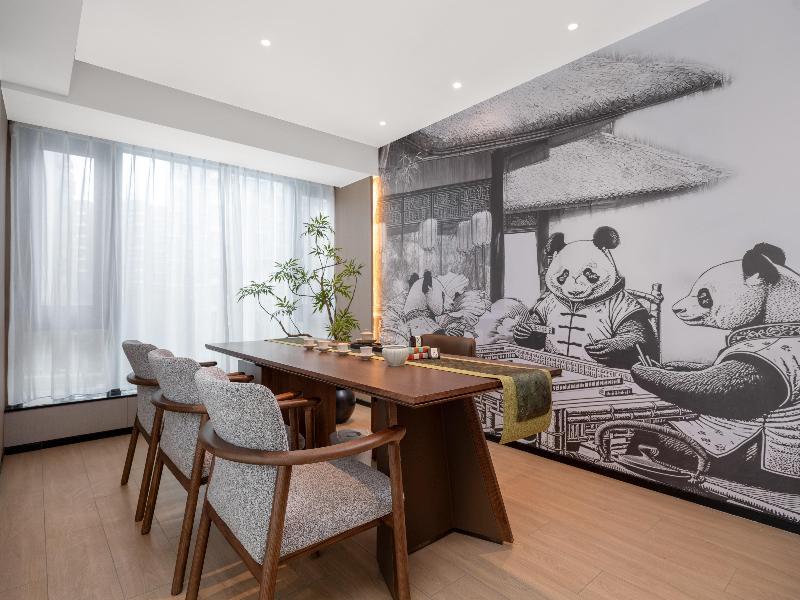Holiday Inn Express Chengdu Shuangliu Chuanda Road image