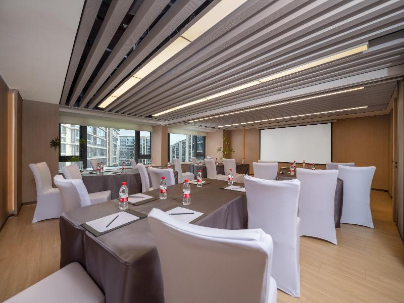 Holiday Inn Express Chengdu Shuangliu Chuanda Road image
