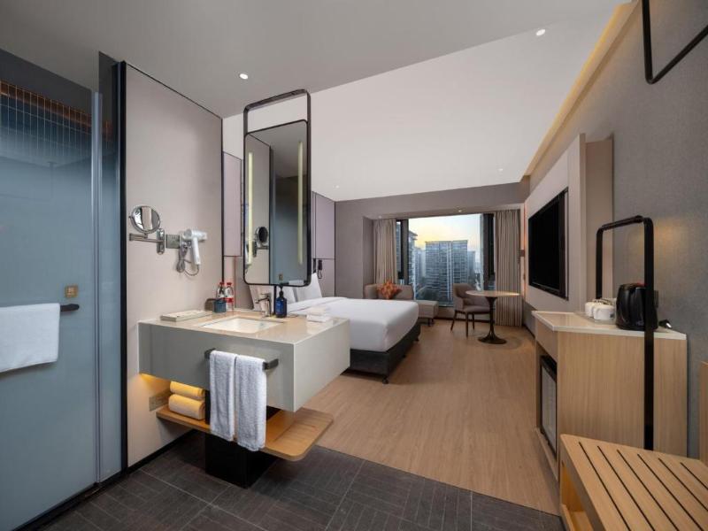 Holiday Inn Express Chengdu Shuangliu Chuanda Road image