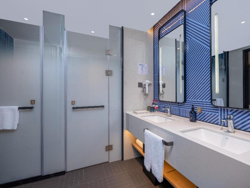 Holiday Inn Express Chengdu Shuangliu Chuanda Road image