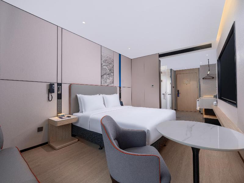 Holiday Inn Express Chengdu Shuangliu Chuanda Road image