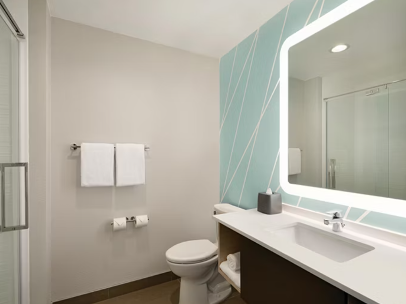 Avid Hotels Bellefonte by IHG image