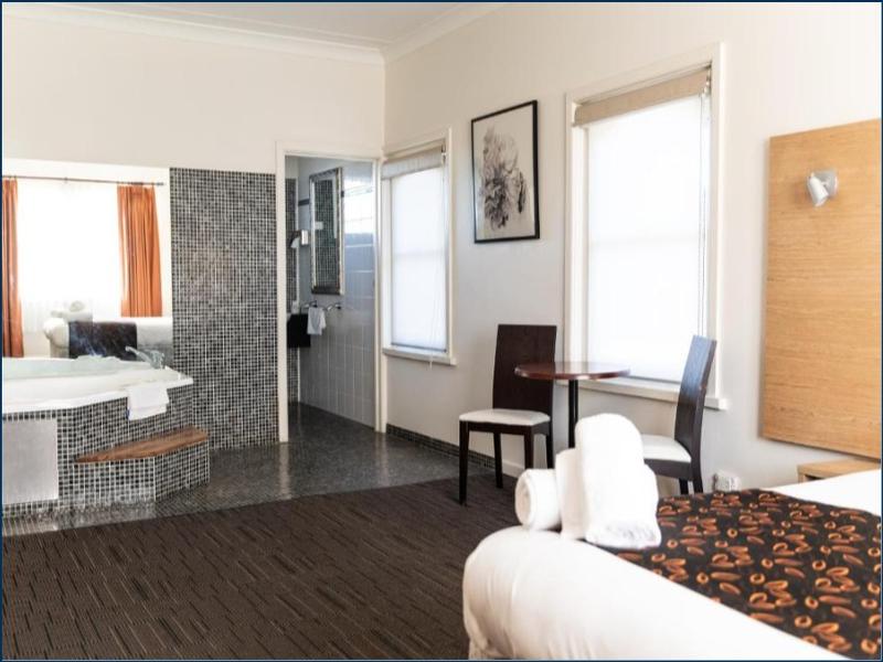 Sphinx Hotel image