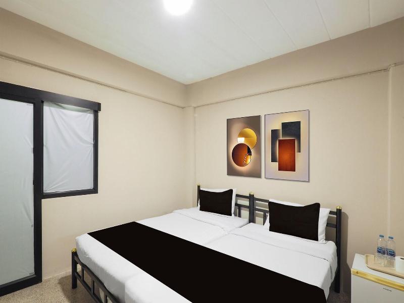 RQ Bangkok Huai Khwang by Collection O image