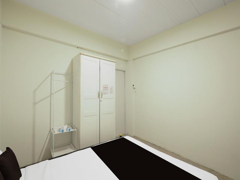 RQ Bangkok Huai Khwang by Collection O image