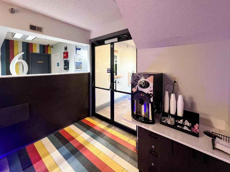 Motel 6 Jeffersonville, IN - Louisville image