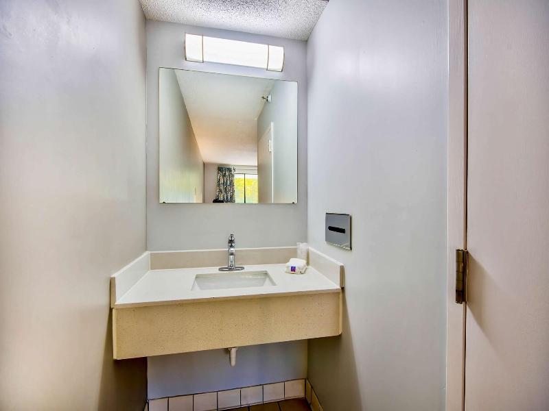Motel 6 Jeffersonville, IN - Louisville image