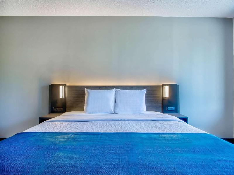 Motel 6 Jeffersonville, IN - Louisville image