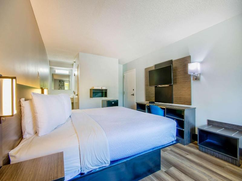 Motel 6 Jeffersonville, IN - Louisville image