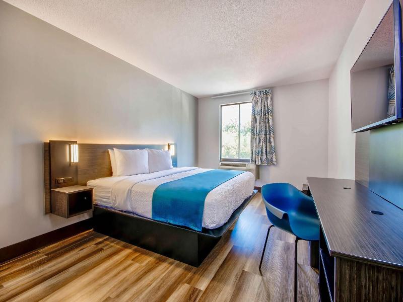 Motel 6 Jeffersonville, IN - Louisville image