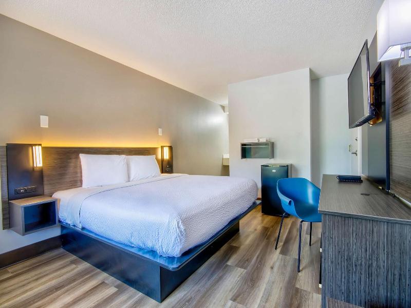 Motel 6 Jeffersonville, IN - Louisville image