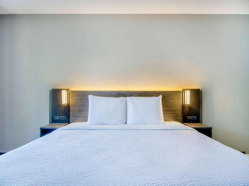 Motel 6 Jeffersonville, IN - Louisville image