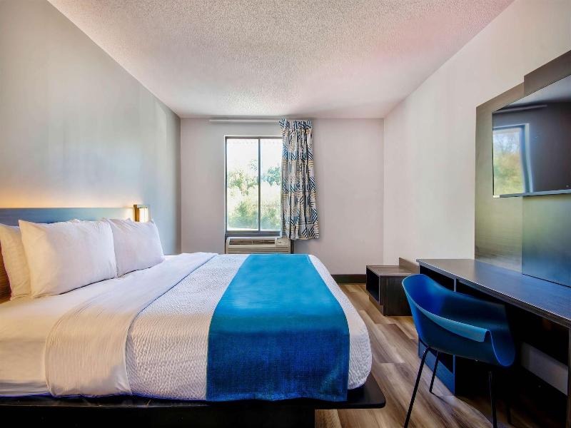 Motel 6 Jeffersonville, IN - Louisville image