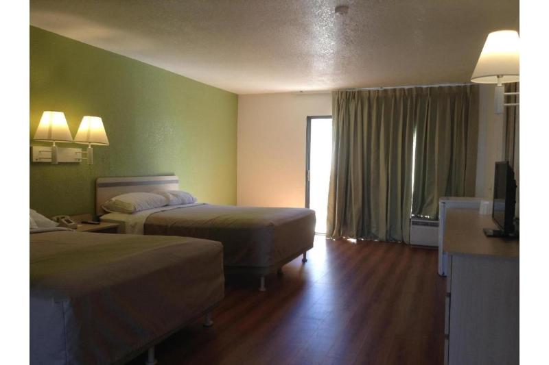 Motel 6 Hemet, CA image