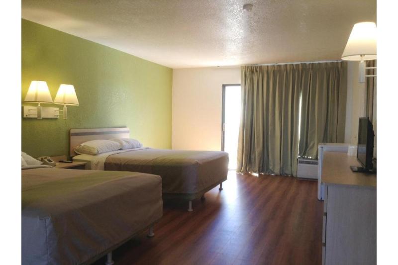 Motel 6 Hemet, CA image