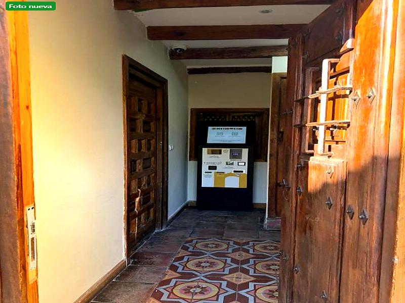 Hostal Entre Puertas image