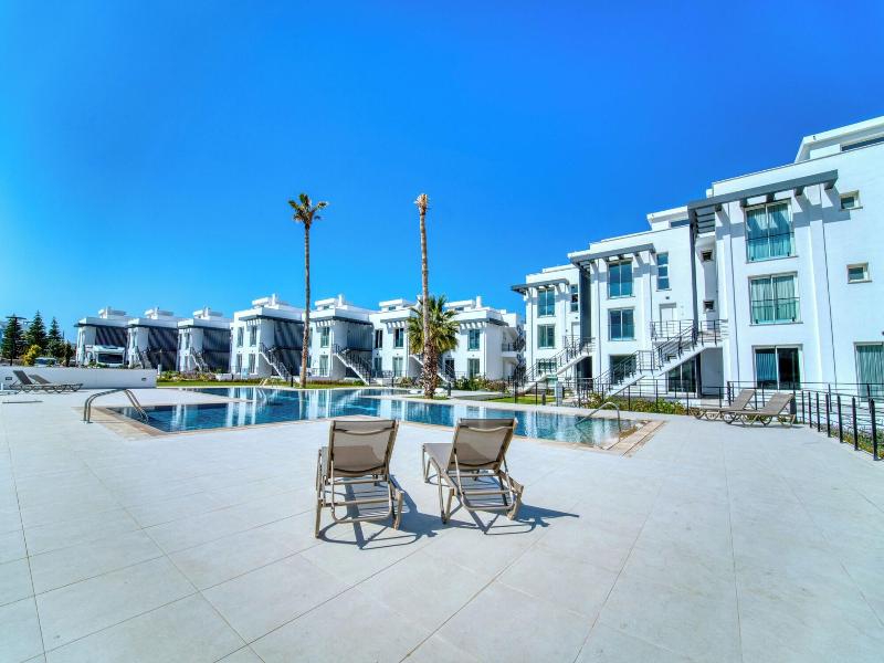 Atlantis Malibu By Carrington image