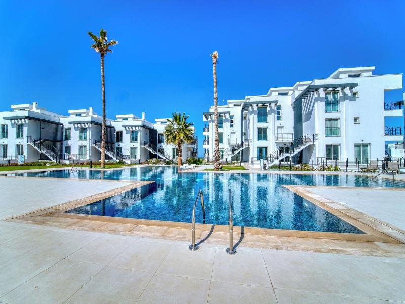 Atlantis Malibu By Carrington image