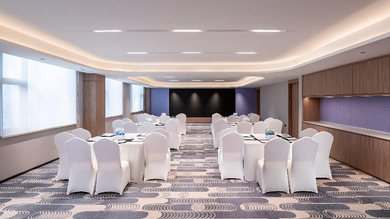 Holiday Inn Express Ziyang City Center by IHG image